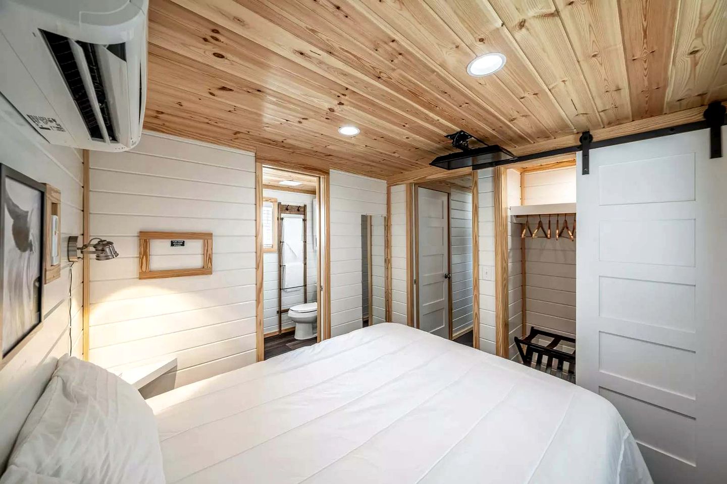 Charming and Modern Tiny Home Escape with Resort Amenities and Pool Near Fredericksburg, TX