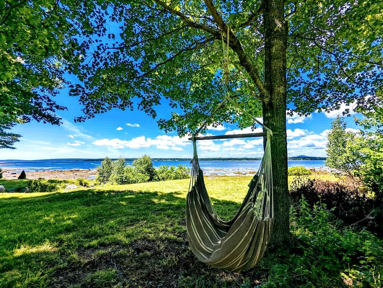 Cute Tiny Beach House with Amazing Bay Views and Private Beach in Trenton, Maine
