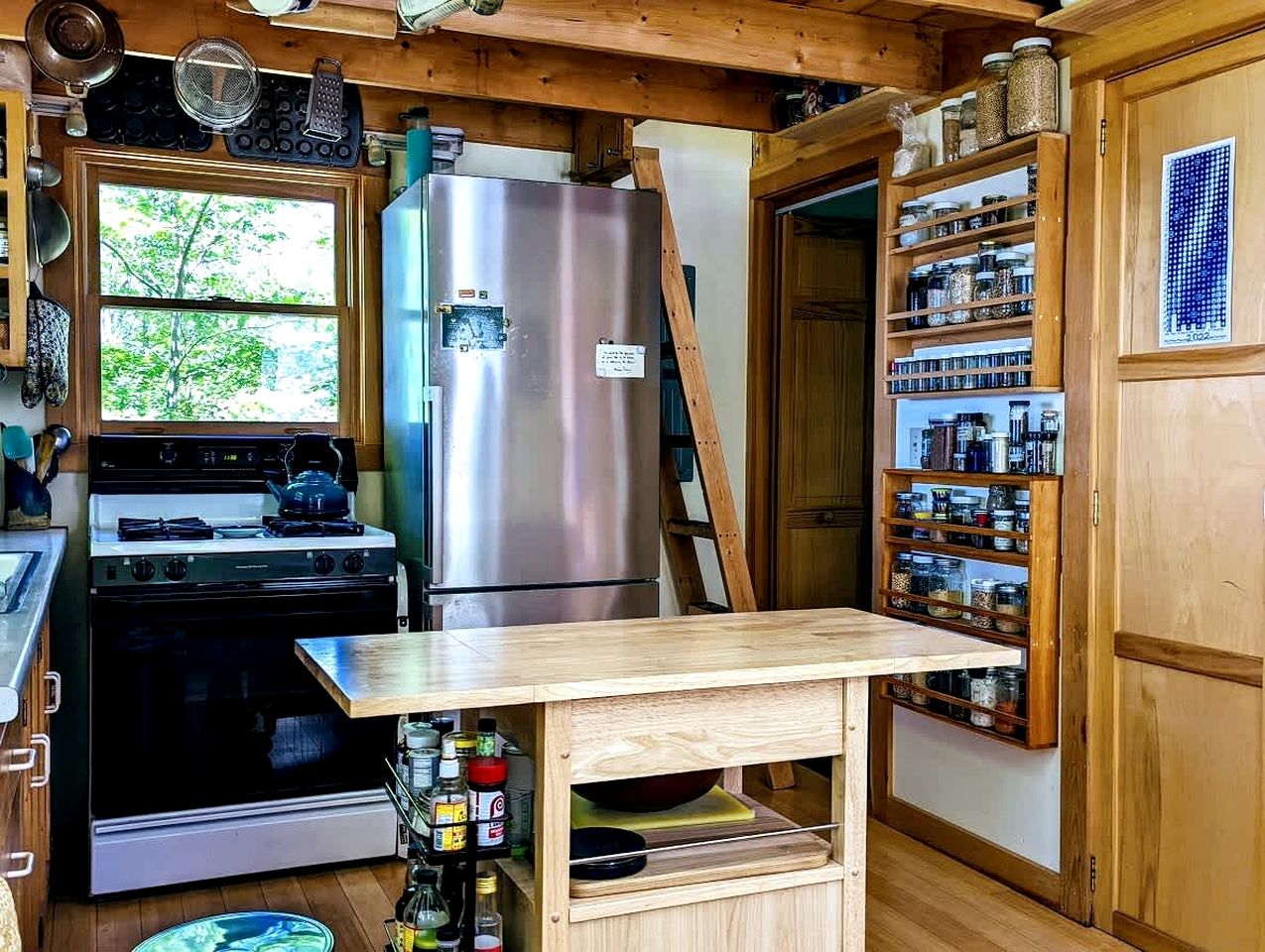 Cute Tiny Beach House with Amazing Bay Views and Private Beach in Trenton, Maine