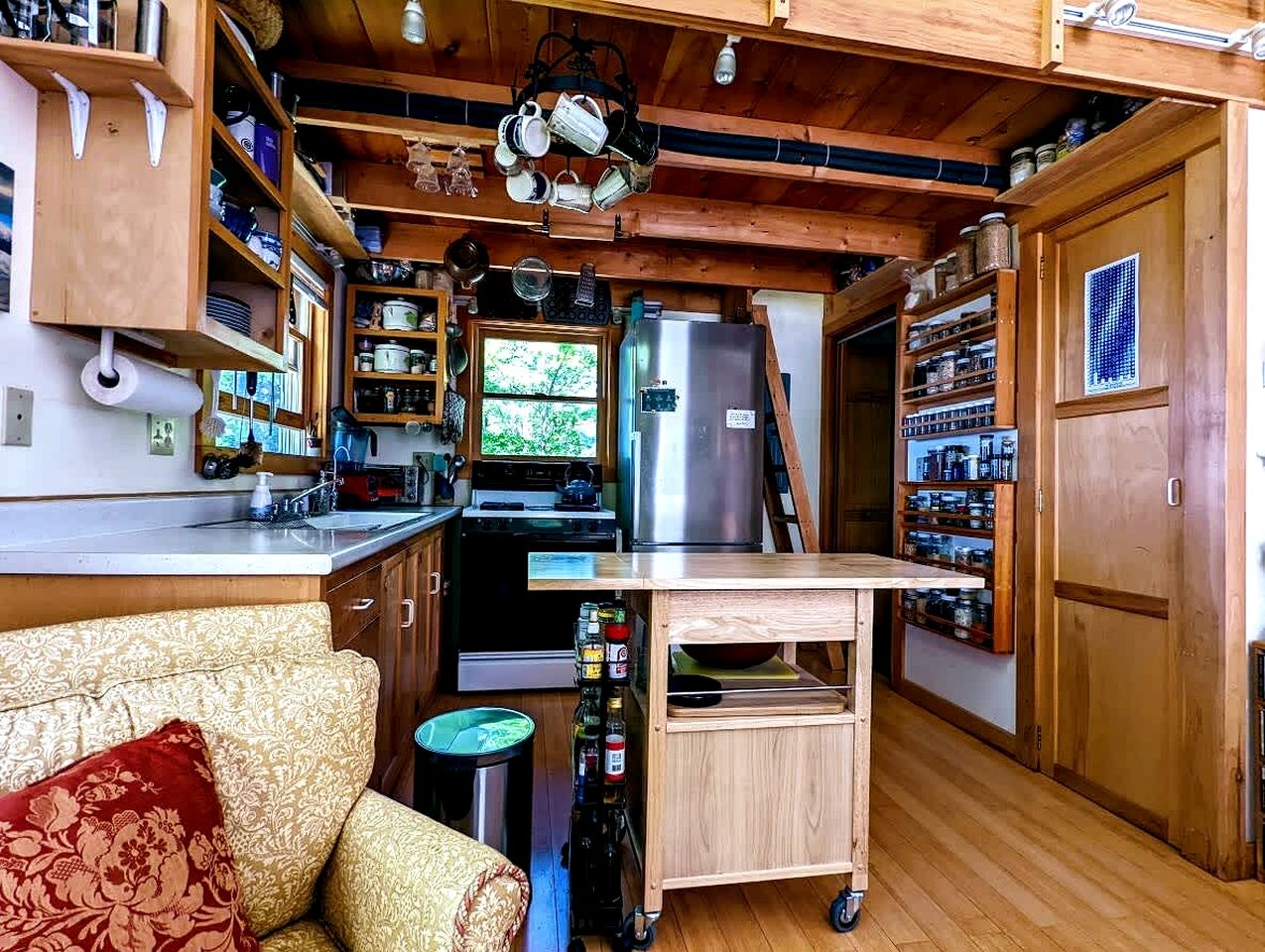 Cute Tiny Beach House with Amazing Bay Views and Private Beach in Trenton, Maine