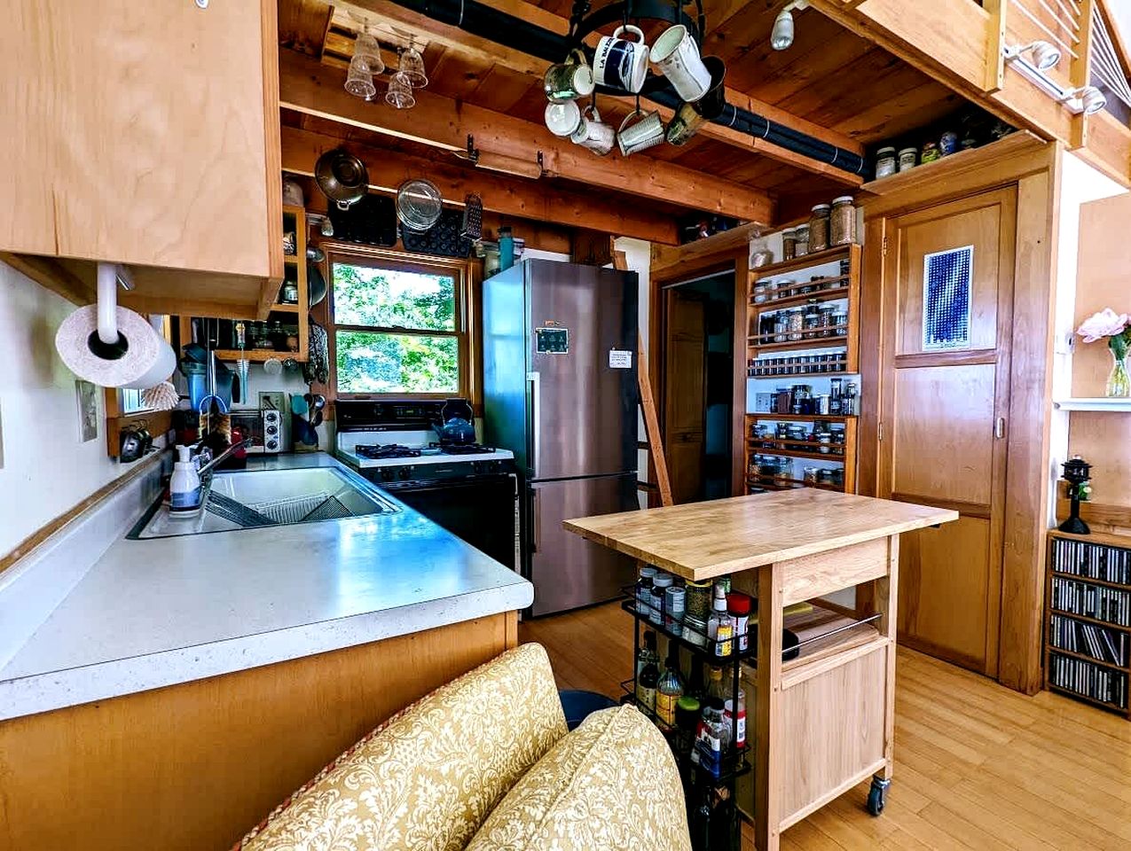 Cute Tiny Beach House with Amazing Bay Views and Private Beach in Trenton, Maine