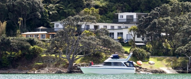 Nature Lodges (Tryphena, North Island, New Zealand)