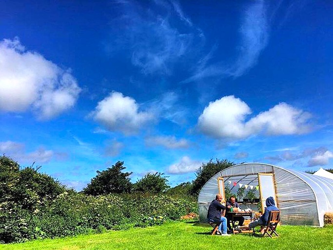 Tipis (Port Isaac, England, United Kingdom)