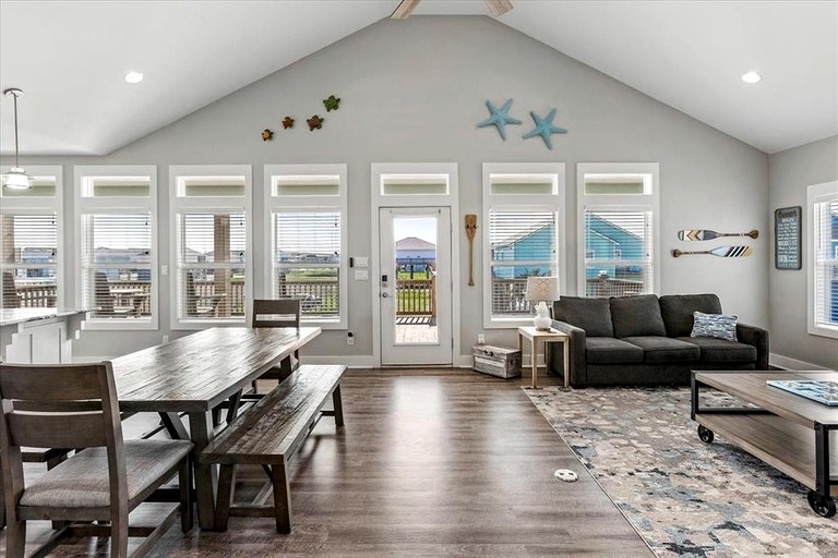 Floating Homes (United States of America, Crystal Beach, Texas)