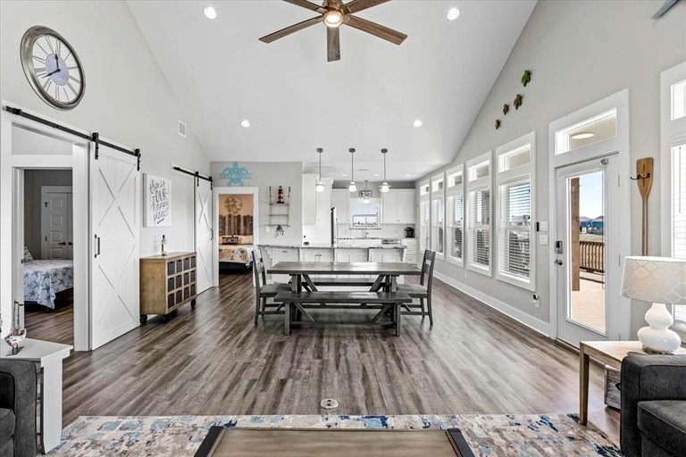 Floating Homes (United States of America, Crystal Beach, Texas)