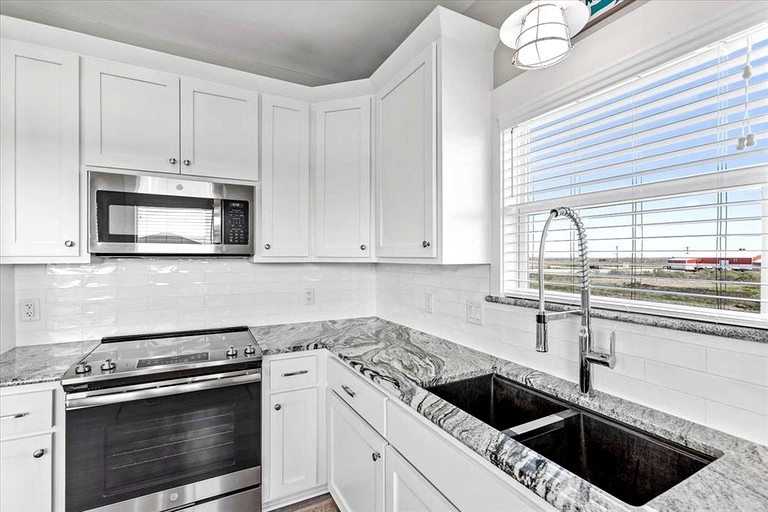 Floating Homes (United States of America, Crystal Beach, Texas)