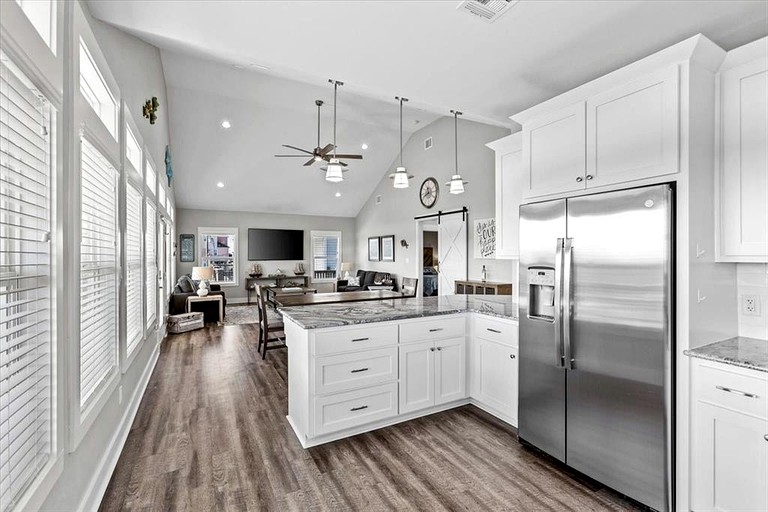 Floating Homes (United States of America, Crystal Beach, Texas)