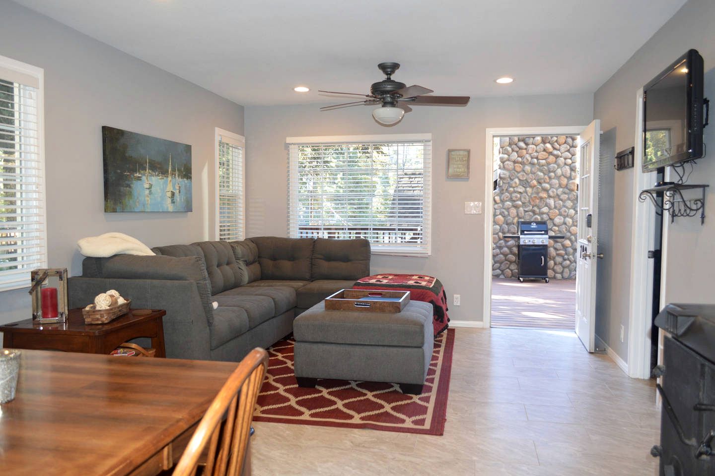 Inexpensive Cabin Rental by Green Valley Lake near Running Springs, California