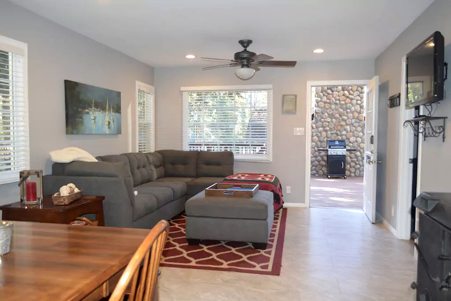 Large Group Getaway Cabins by Green Valley Lake near San Bernardino, California