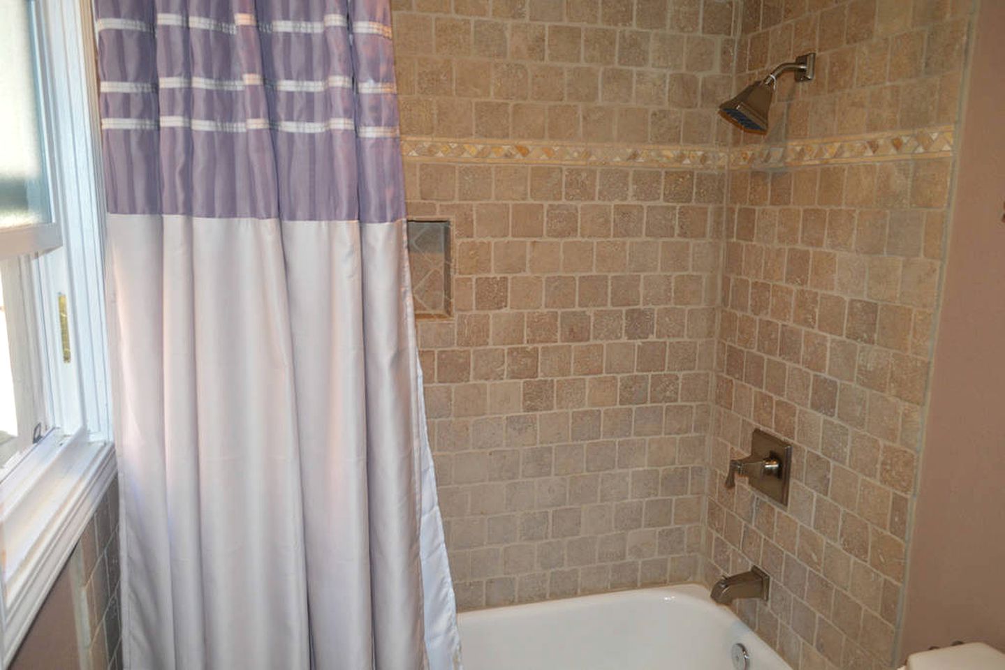 Large Group Getaway Cabins by Green Valley Lake near San Bernardino, California