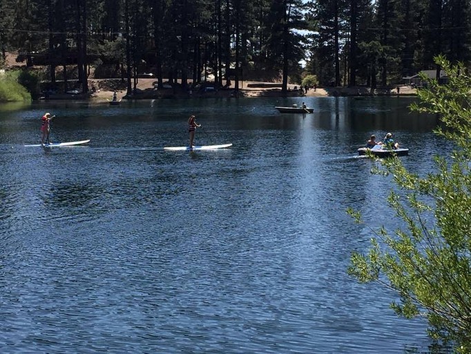 Cabins (Green Valley Lake, California, United States)