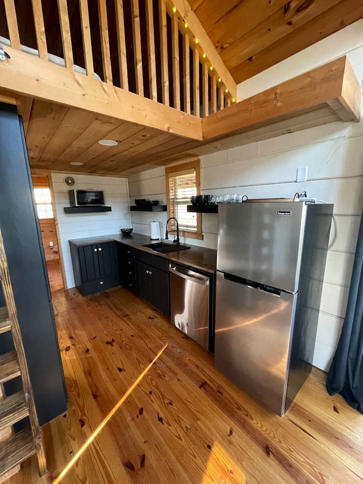 Cozy Cabin Near Great Smoky Mountains National Park, Tennessee