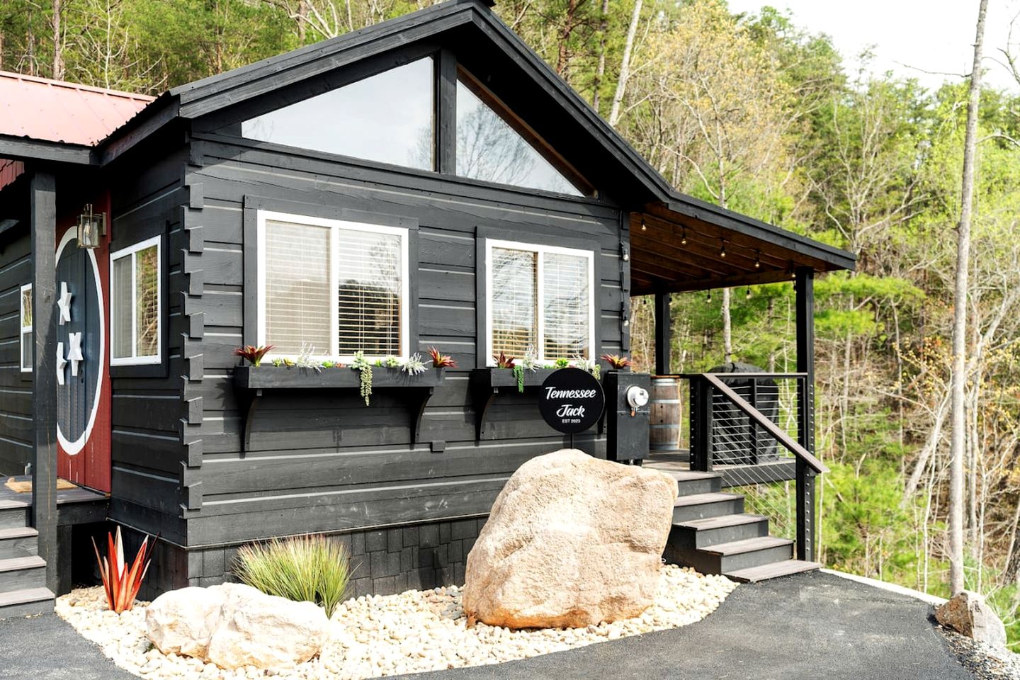 Cozy Cabin Near Great Smoky Mountains National Park, Tennessee
