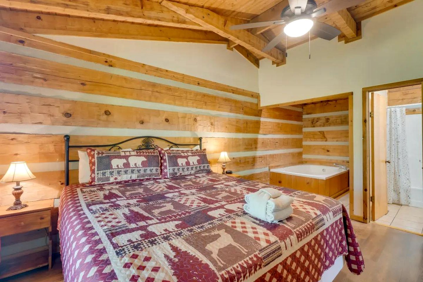 Lovely Getaways to Great Smoky Mountains National Park in this Quaint Cabin Rental for 4