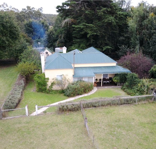 Cottages (Casterton, Victoria, Australia)