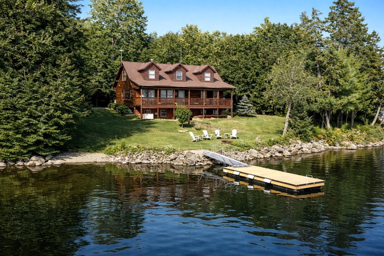 Ultimate Four-Season Escape with Scenic Porch Views in Rockwood, Maine