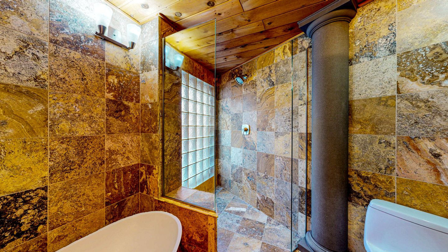 Ultimate Four-Season Escape with Scenic Porch Views in Rockwood, Maine