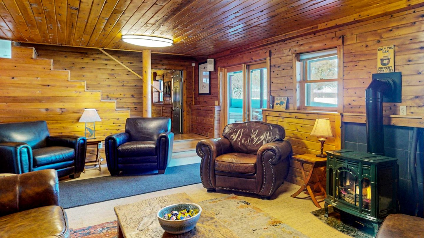 Ultimate Four-Season Escape with Scenic Porch Views in Rockwood, Maine