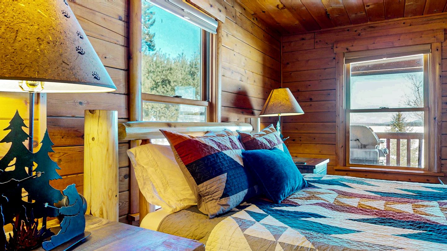 Ultimate Four-Season Escape with Scenic Porch Views in Rockwood, Maine