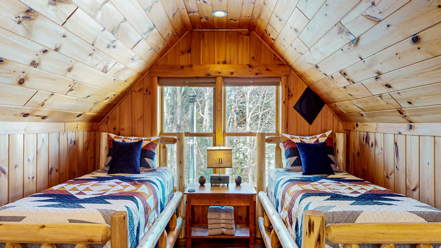 Ultimate Four-Season Escape with Scenic Porch Views in Rockwood, Maine