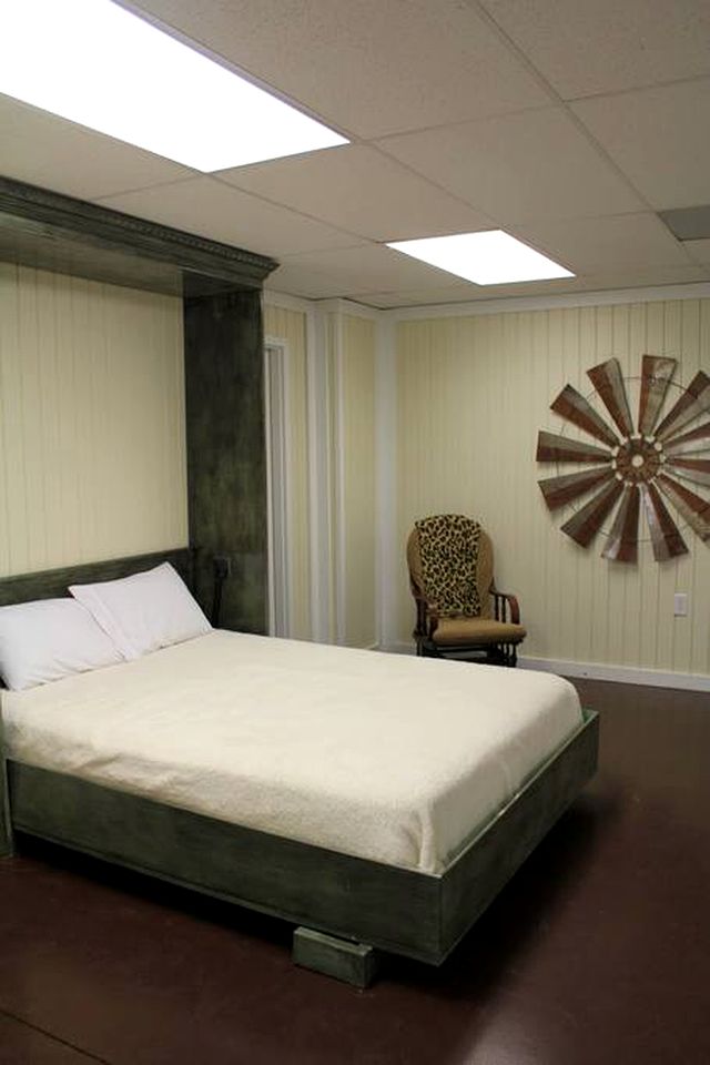 Spacious Cottage Rental with Saltwater Swimming Pool near Arab, Alabama