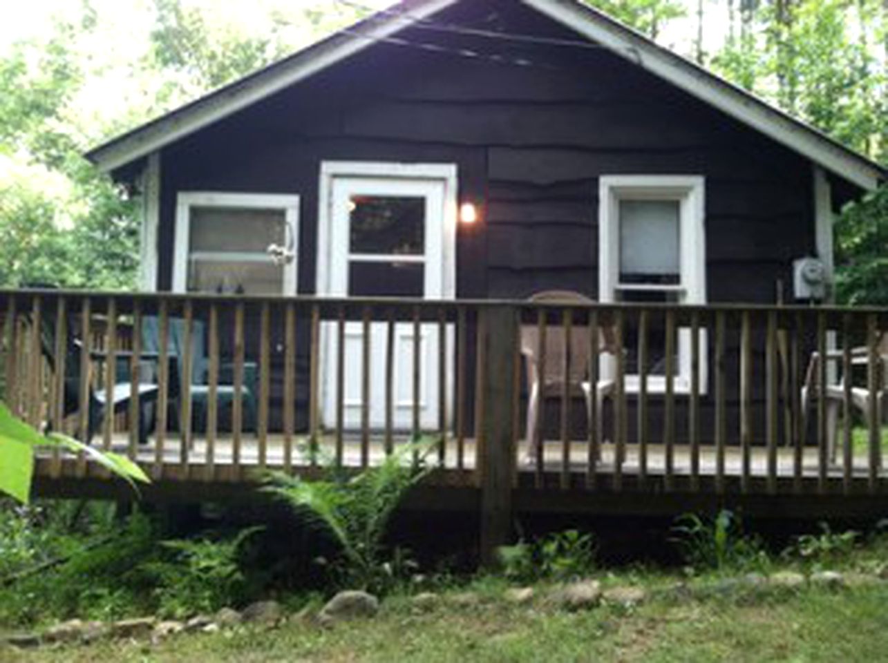 Secluded Vacation Cabin Surrounded by Woods in Bolton Landing, New York