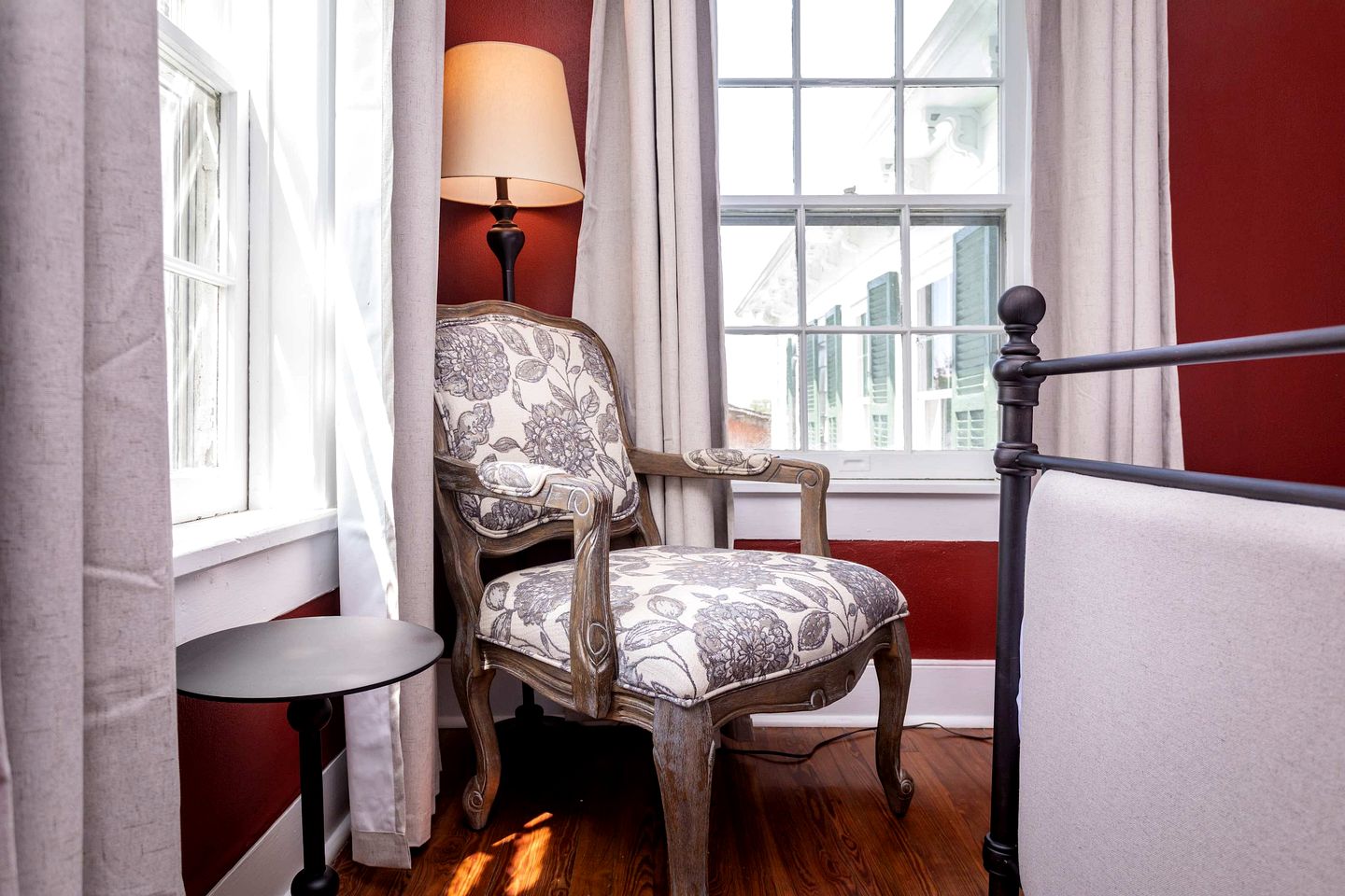Romantic Mountain Vacation Rentals with Garden Views near Shenandoah National Park Virginia