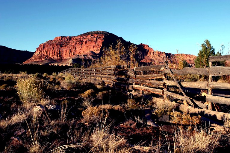 Cabins (Torrey, Utah, United States)