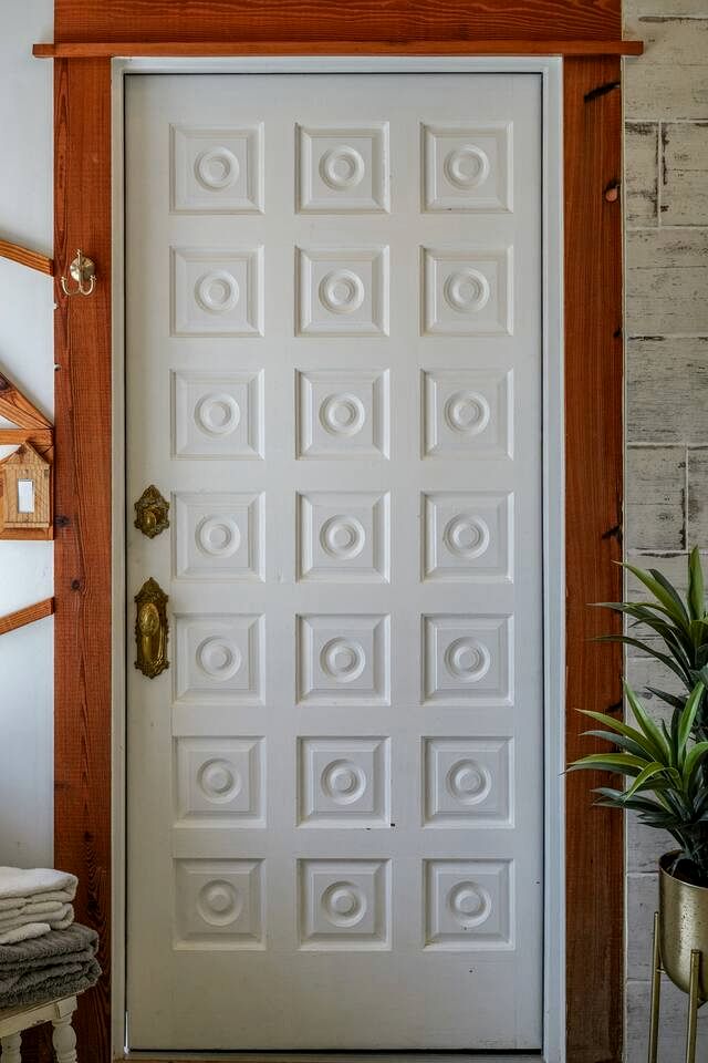 Enchanting Turret-Style Tower with Hot Tub & Fairytale Design near Fredericksburg, Texas