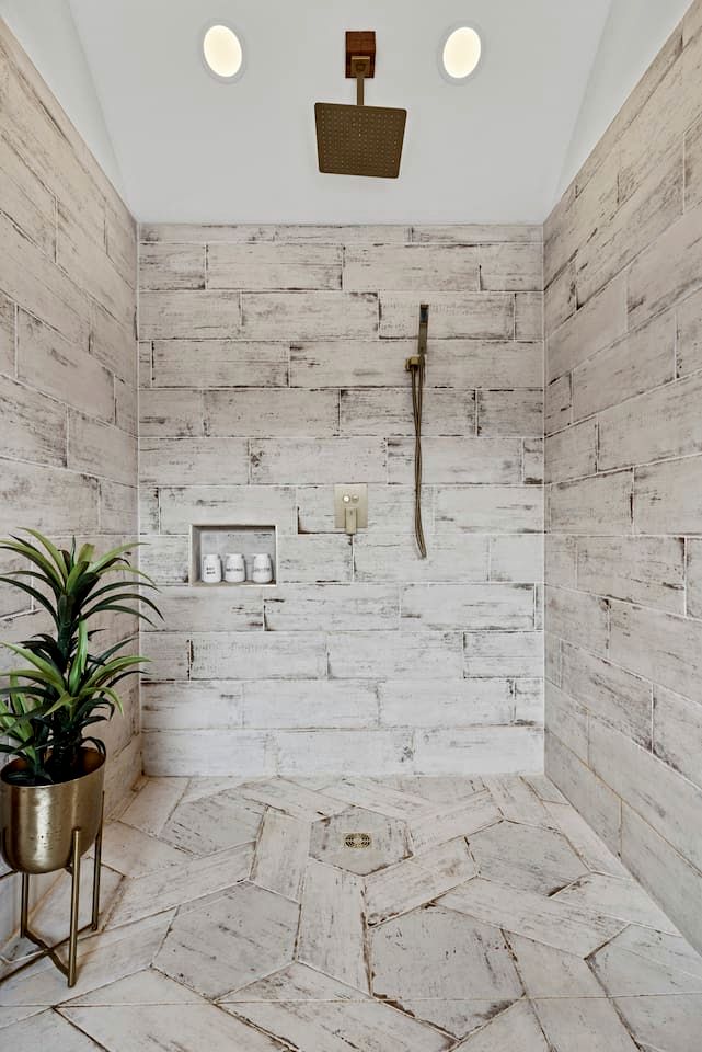 Enchanting Turret-Style Tower with Hot Tub & Fairytale Design near Fredericksburg, Texas