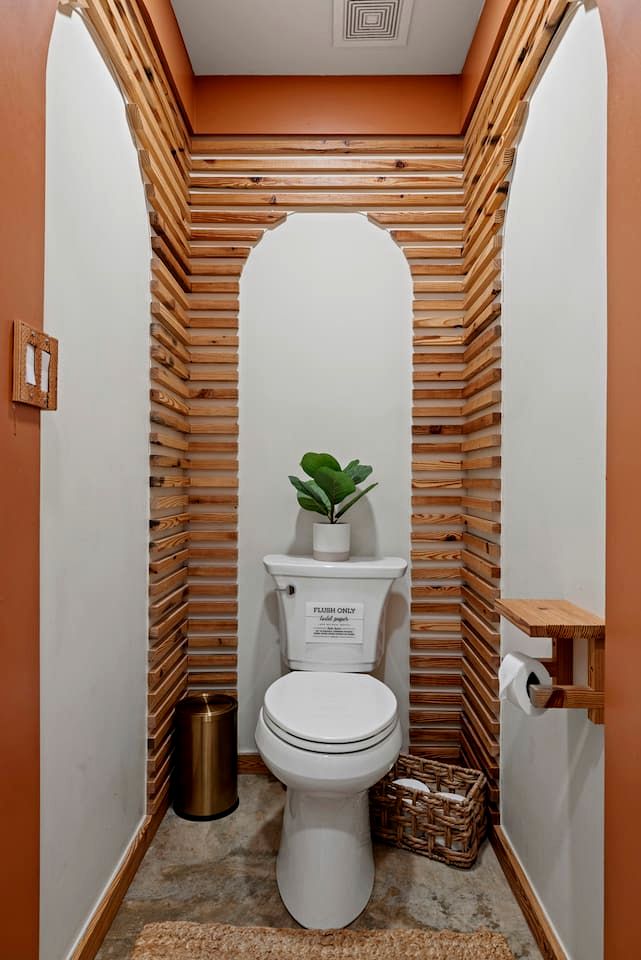 Enchanting Turret-Style Tower with Hot Tub & Fairytale Design near Fredericksburg, Texas