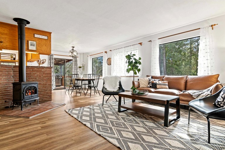 Cabins (United States of America, Hoodsport, Washington)