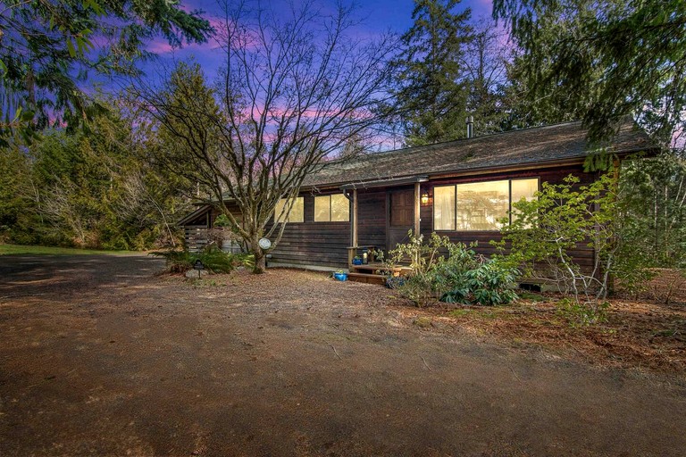 Cabins (United States of America, Hoodsport, Washington)