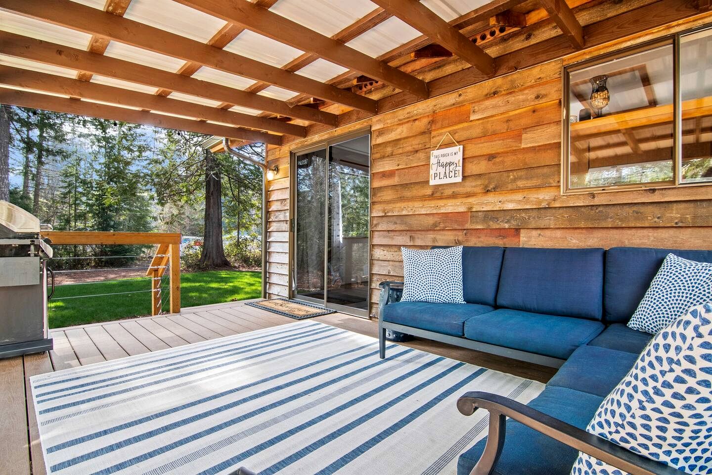 Cozy Cabin with Fire Pit near Lake Cushman, Perfect for a Glamping Retreat to the Pacific Northwest