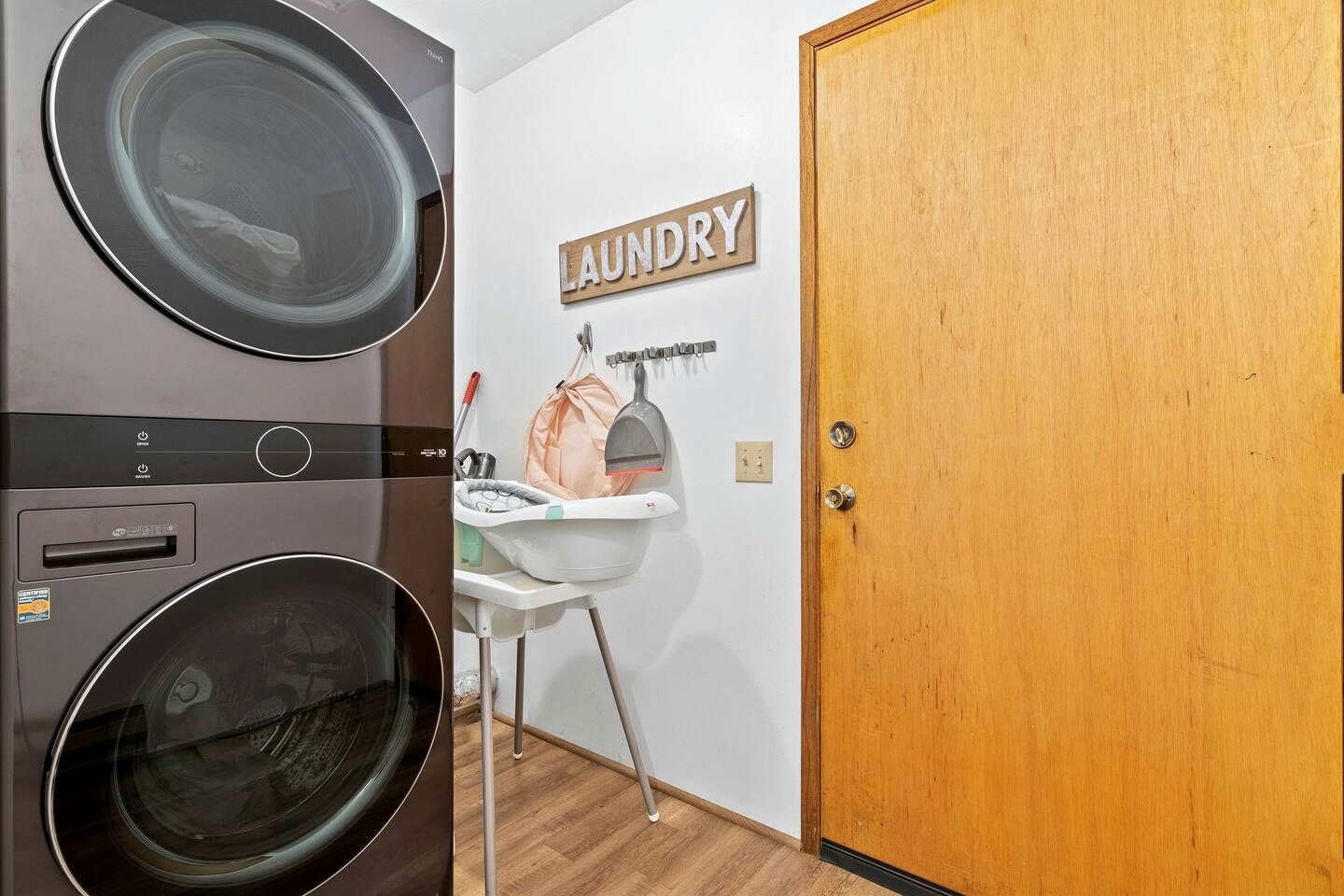 Cozy Cabin with Fire Pit near Lake Cushman, Perfect for a Glamping Retreat to the Pacific Northwest