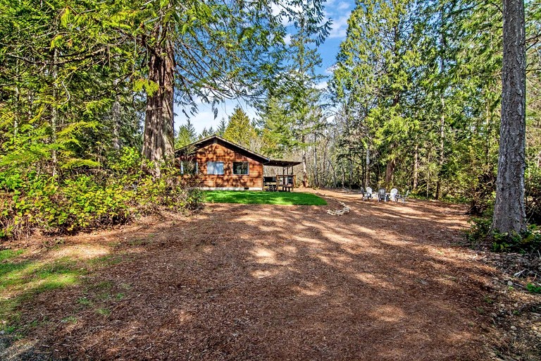 Cabins (United States of America, Hoodsport, Washington)