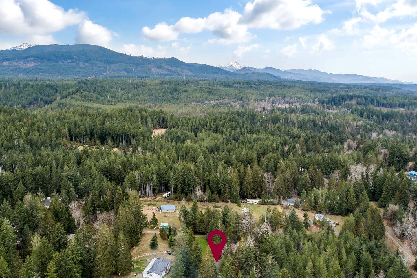 Cozy Cabin with Fire Pit near Lake Cushman, Perfect for a Glamping Retreat to the Pacific Northwest