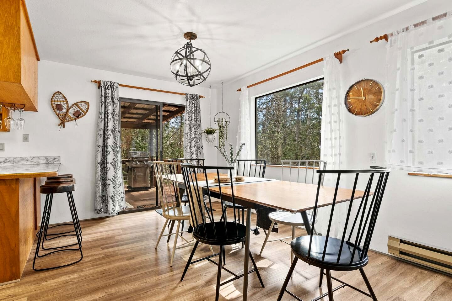 Cozy Cabin with Fire Pit near Lake Cushman, Perfect for a Glamping Retreat to the Pacific Northwest