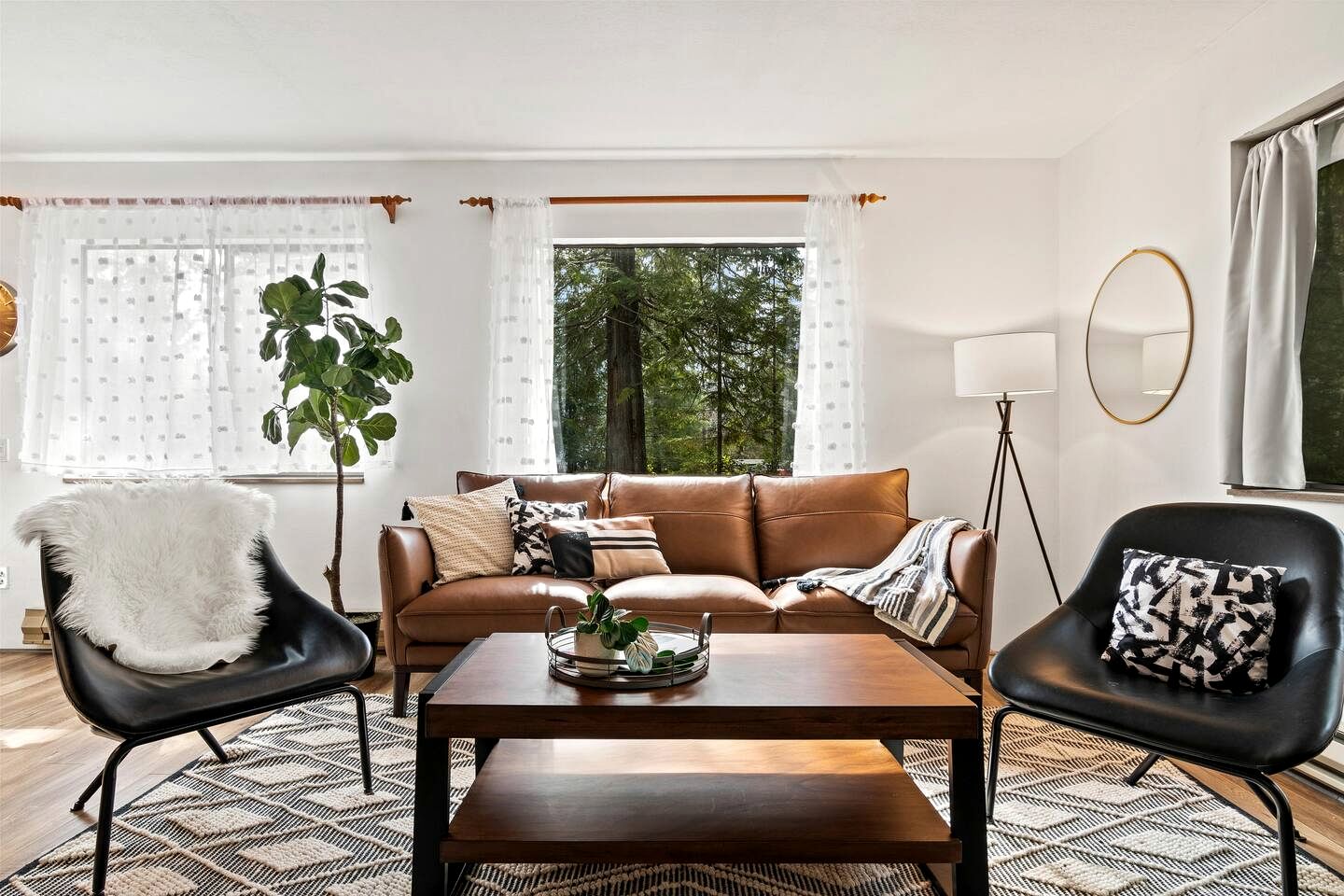 Cozy Cabin with Fire Pit near Lake Cushman, Perfect for a Glamping Retreat to the Pacific Northwest