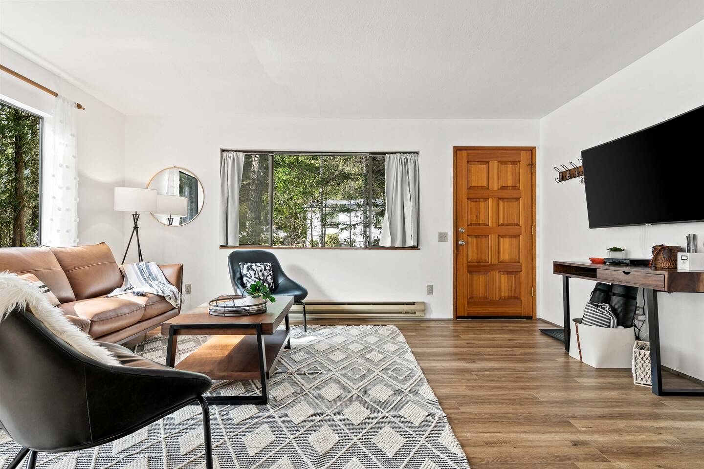 Cozy Cabin with Fire Pit near Lake Cushman, Perfect for a Glamping Retreat to the Pacific Northwest