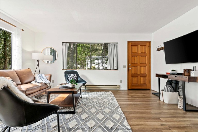 Cabins (United States of America, Hoodsport, Washington)