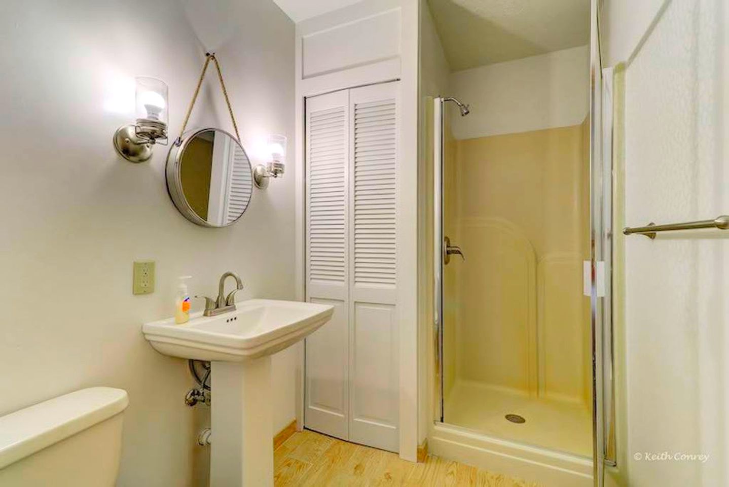 Traditional Wooden Cabin Rental in the Poconos, Pennsylvania