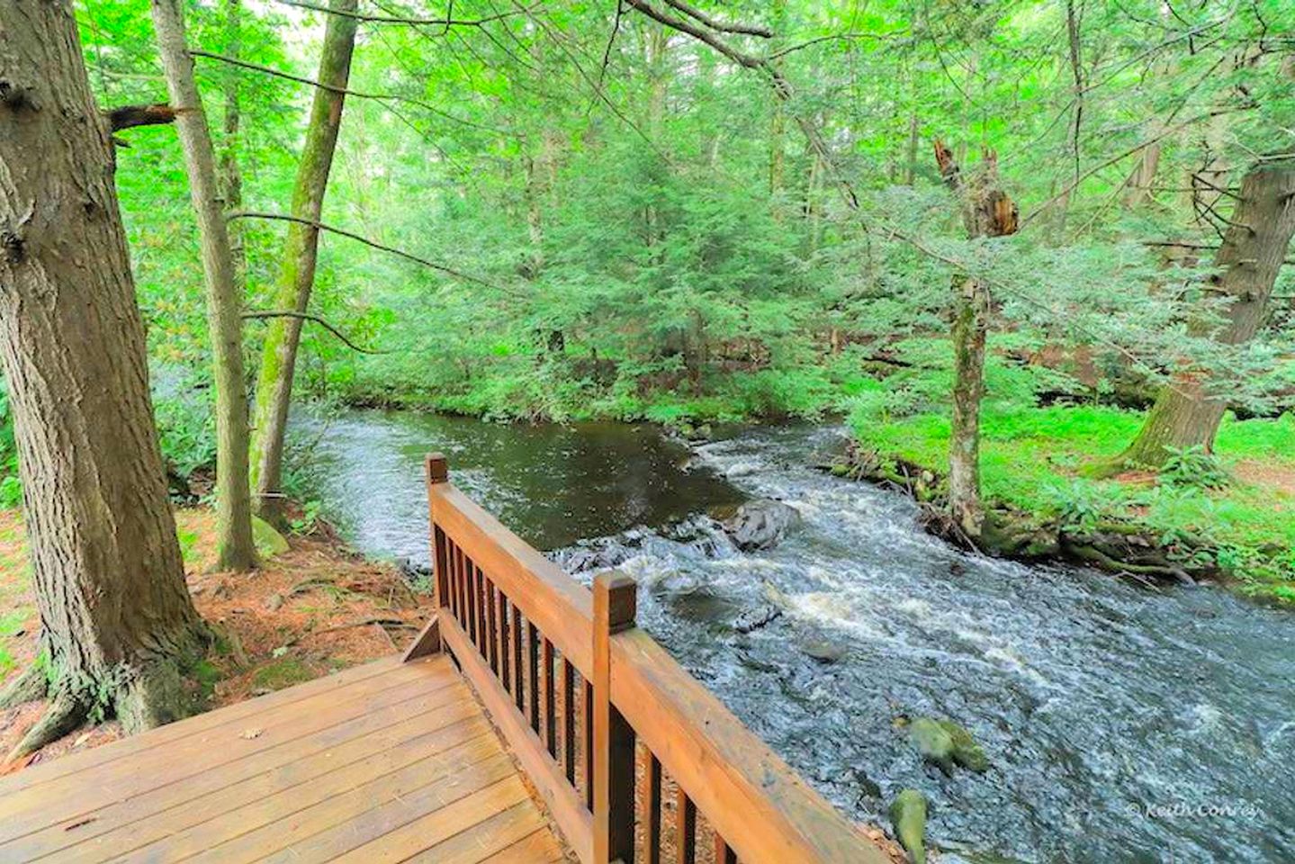 Traditional Wooden Cabin Rental in the Poconos, Pennsylvania