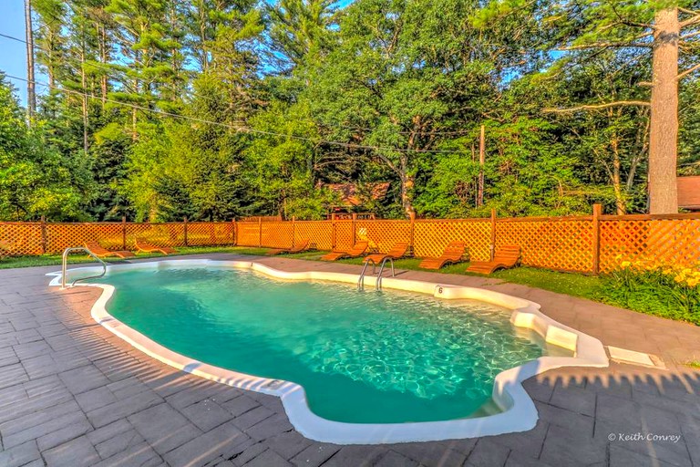 Cabins (Canadensis, Pennsylvania, United States)