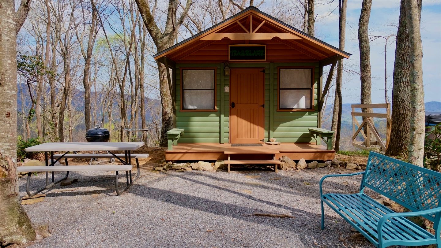 Private Mountain Sanctuary Cabin Surrounded by Protected Forest in Black Mountain, North Carolina