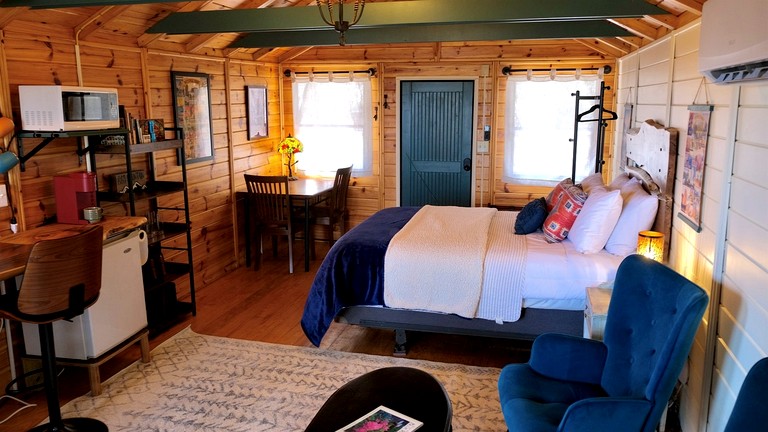 Cabins (United States of America, Black Mountain, North Carolina)