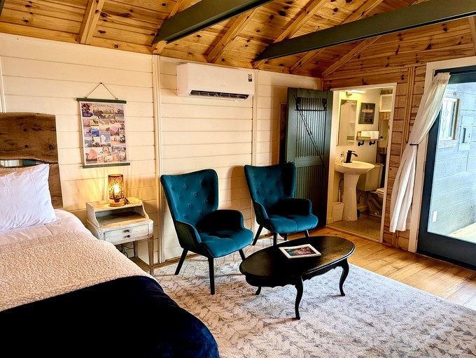 Cabins (United States of America, Black Mountain, North Carolina)