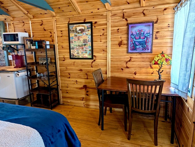 Cabins (United States of America, Black Mountain, North Carolina)