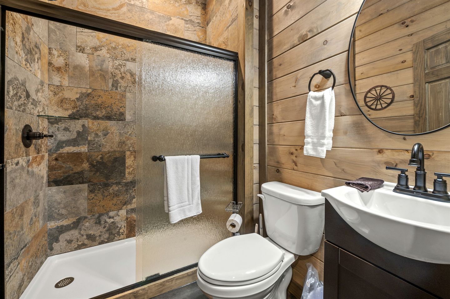 Tranquil Cabin with Private Pool and Deck in Sevierville, Tennesee