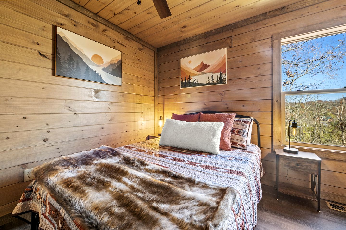 Tranquil Cabin with Private Pool and Deck in Sevierville, Tennesee